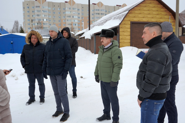 Приоритет – вывозу снега с территории города    